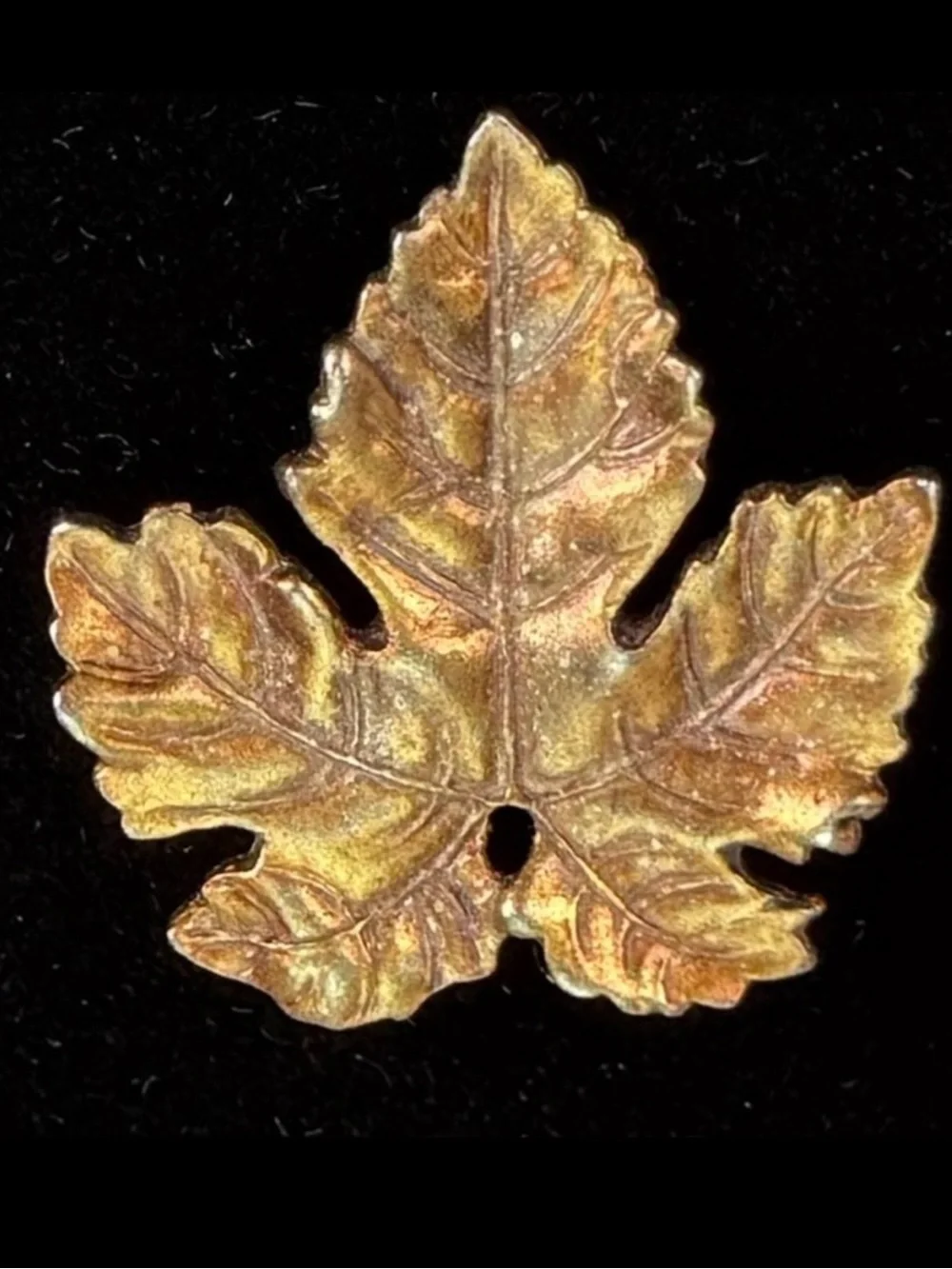 Vintage aged textured maple Leaf Brooch